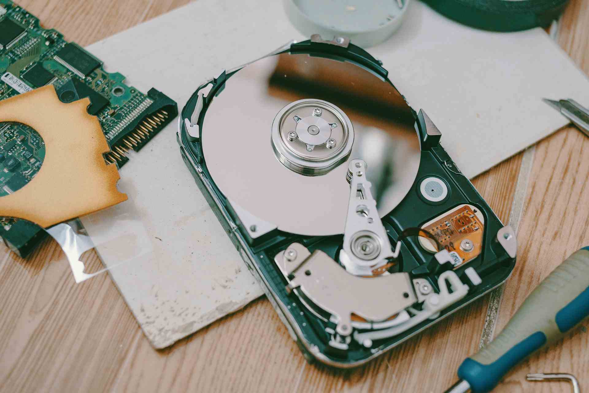 data recovery pexels-fox-58267-1082327 S